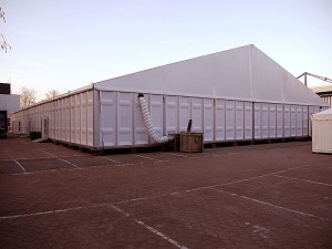 Feste Fassade 30 x 80 m